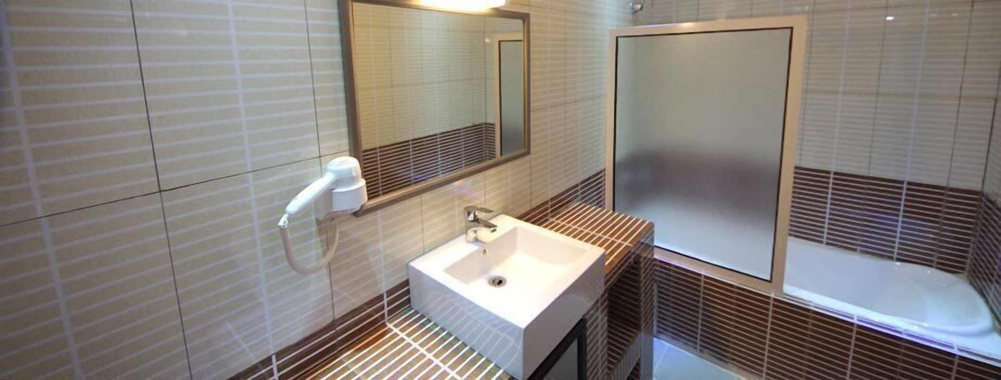 Hotel Residence La Corniche Дакар Экстерьер фото